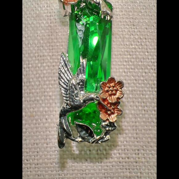 Elegant Green Crystal Hummingbird Necklace - Picture 3 of 12